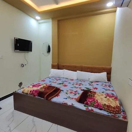 Hotel Chhavi Ujjain Buitenkant foto