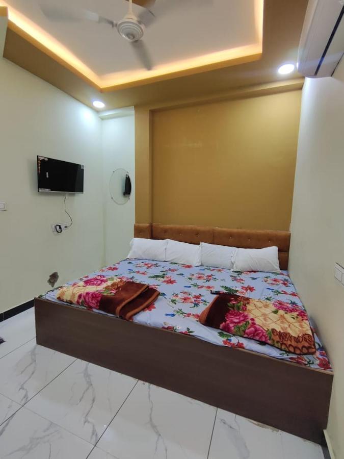 Hotel Chhavi Ujjain Buitenkant foto